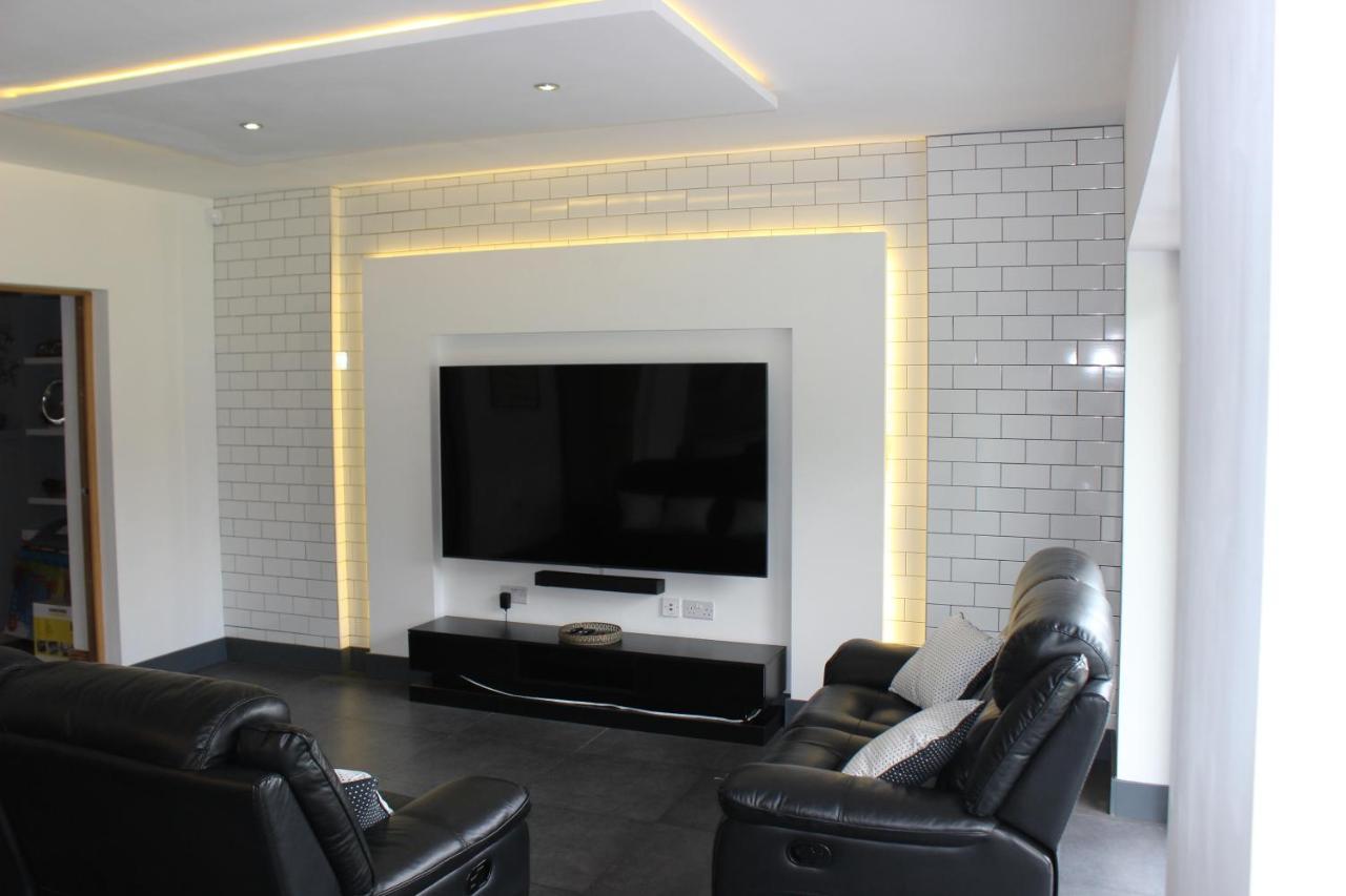 Modern Spacious House - Sleeps 16, Free Parking, Sun Terrace Nuneaton Exterior foto